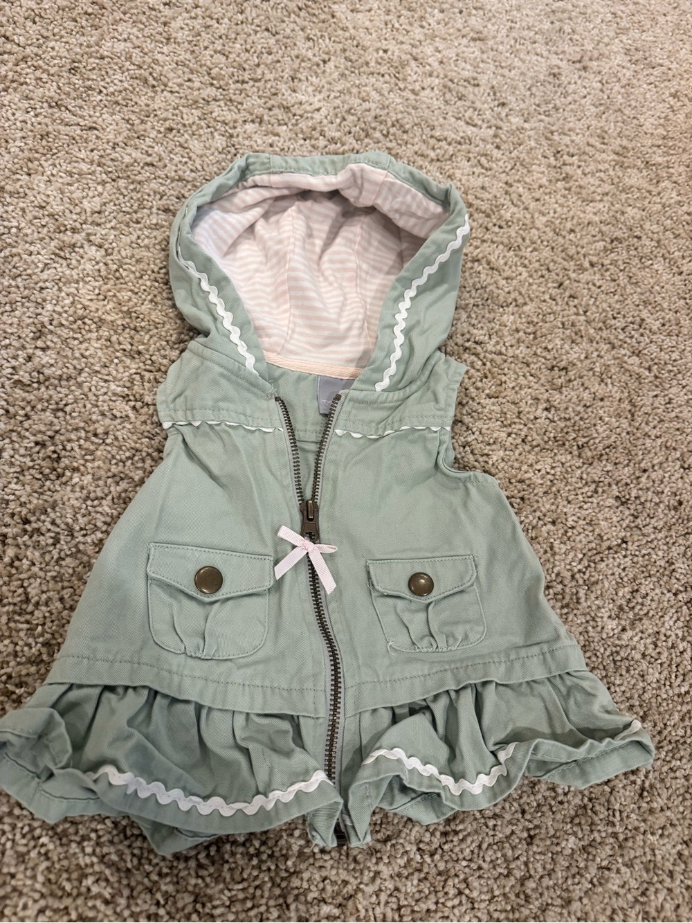 Tahari Baby Mint Green Sleeveless Hooded Jacket with Pink Trim